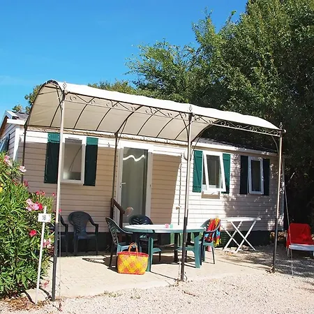 Kemp Camping Le Moulin Des Iscles